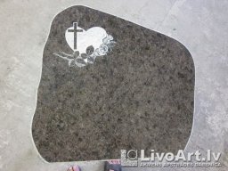 Памятники и надгробия